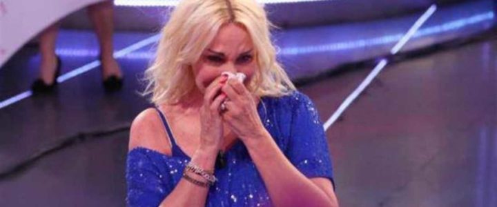 antonella clerici in lacrime per il lutto