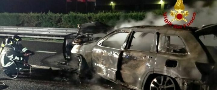 Schianto terribile in autostrada, ci sono morti e feriti