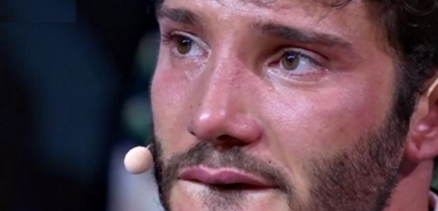 Stefano De Martino: grave lutto per il bel conduttore