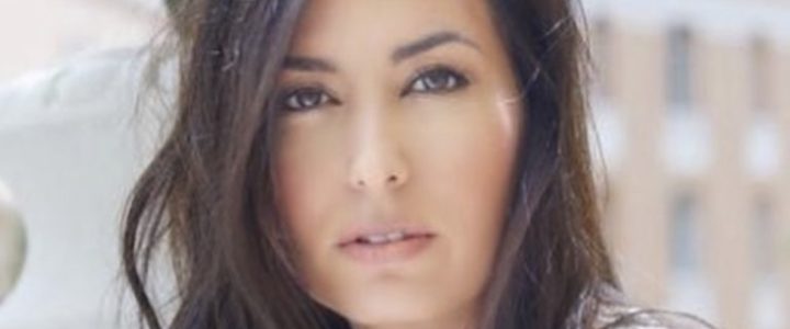 “Indossa solo mutande e reggiseno”, la Gregoraci fa discutere tutti