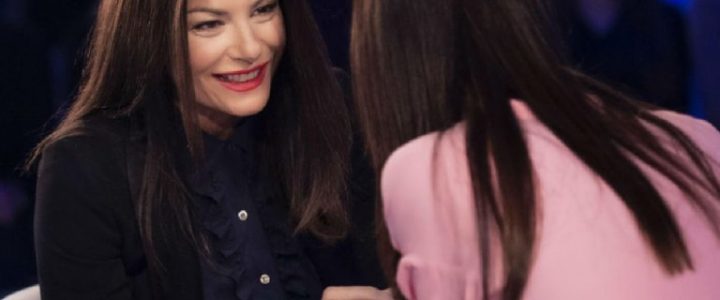 I social sono durissimi con la famosa presentatrice sportiva: “Sei una rovinafamiglie!”