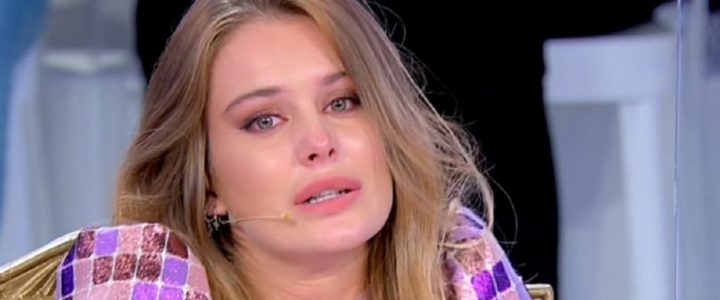 Ex tronista di Uomini e Donne rischia la vita in aereo