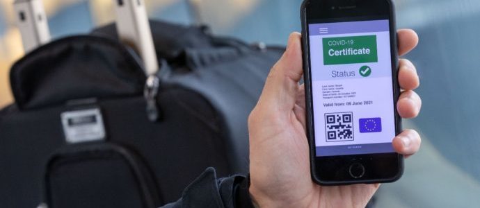 Nuove date per il Green Pass e possibili mini-lockdown: la situazione