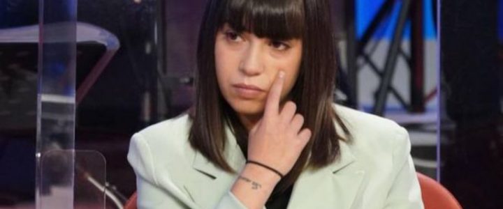 Bufera contro Malika: compra una Mercedes con la sua raccolta fondi.